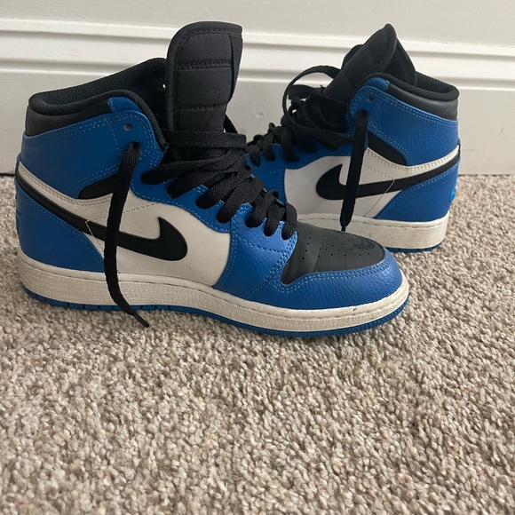 Nike Air Jordan Retro High Soar Youth size 4/women